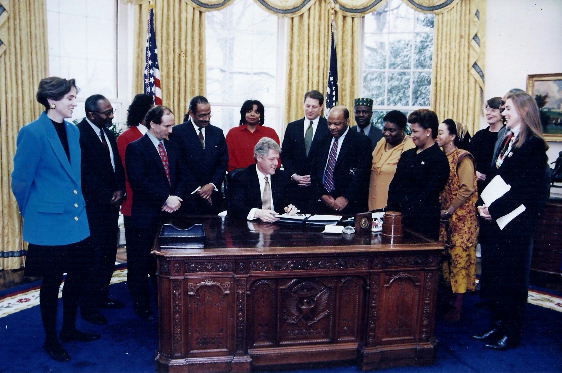 Image 10 Clinton signs EO c